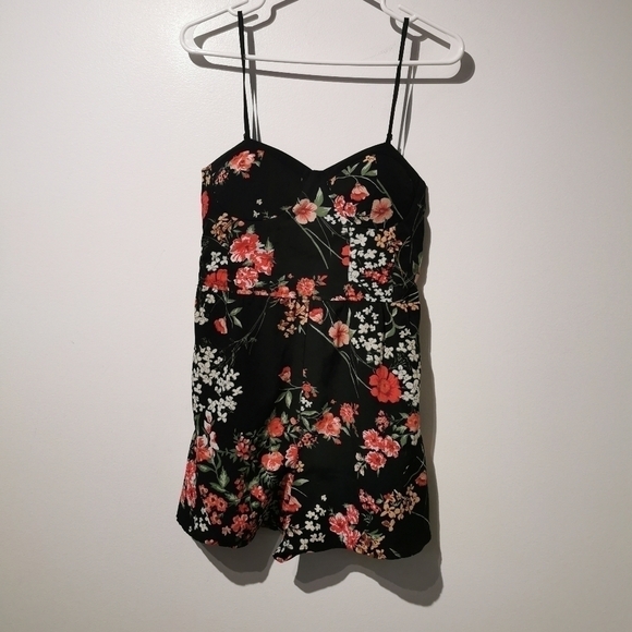 BAND of gypsies small floral bustier romper - Picture 2 of 10